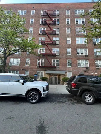 $295,000 | 1332 Metropolitan Avenue, Unit 3G | Parkchester