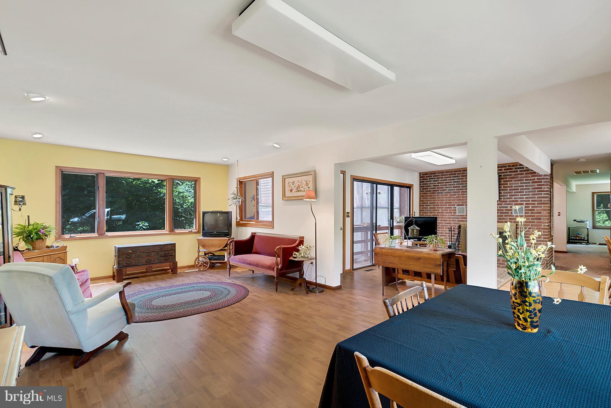 3795 Ashville Road Delaplane, VA 20144 - Photo 14 of 45 Main House Family Room