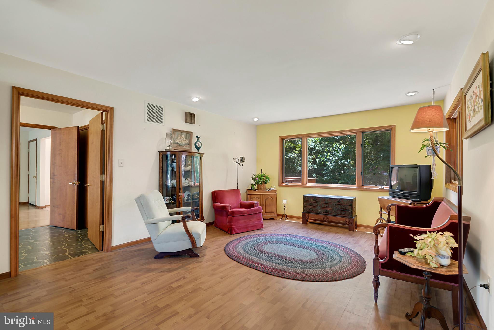 3795 Ashville Road Delaplane, VA 20144 - Photo 15 of 45 Main House Family Room