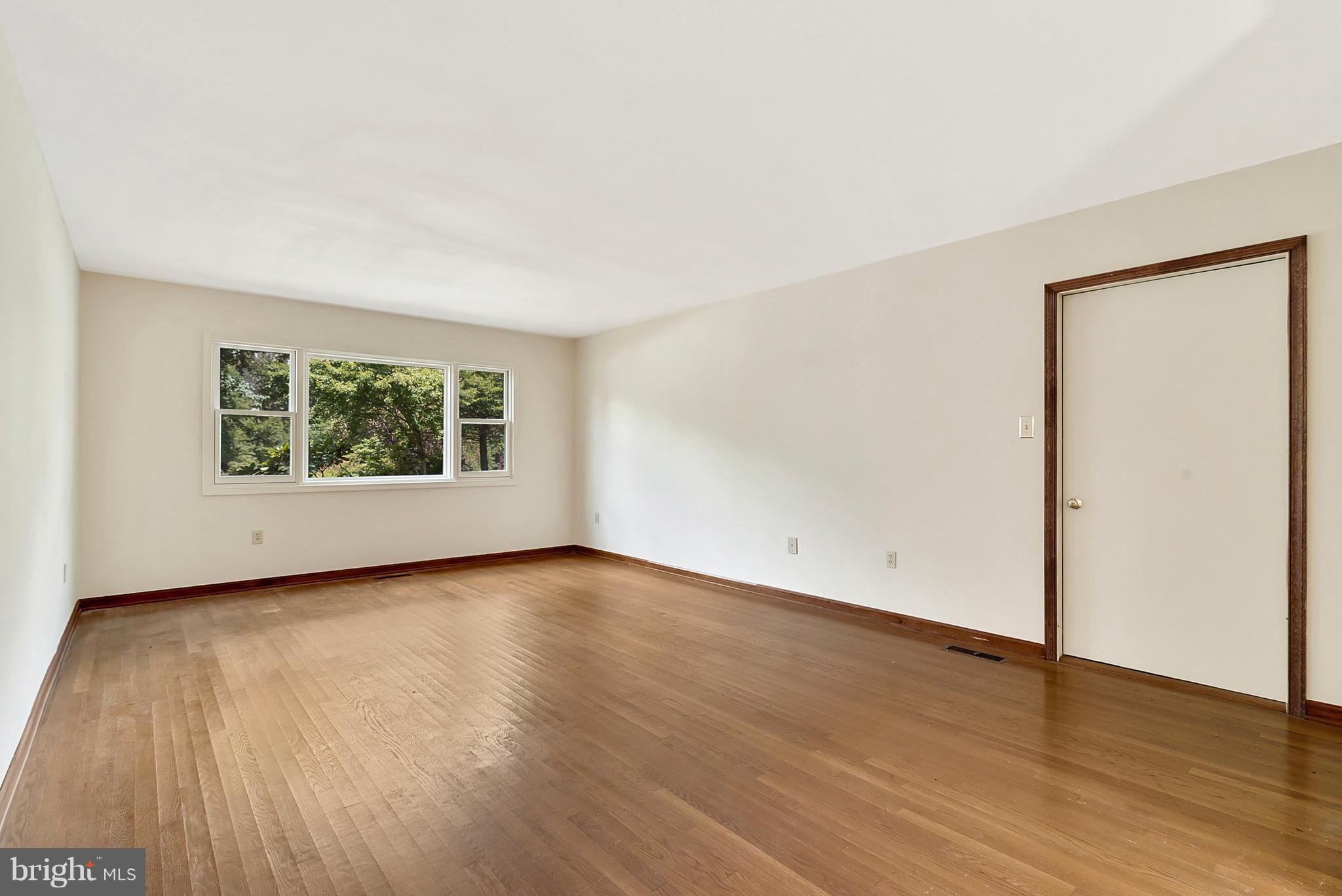 3795 Ashville Road Delaplane, VA 20144 - Photo 28 of 45 In Law Suite Family Room