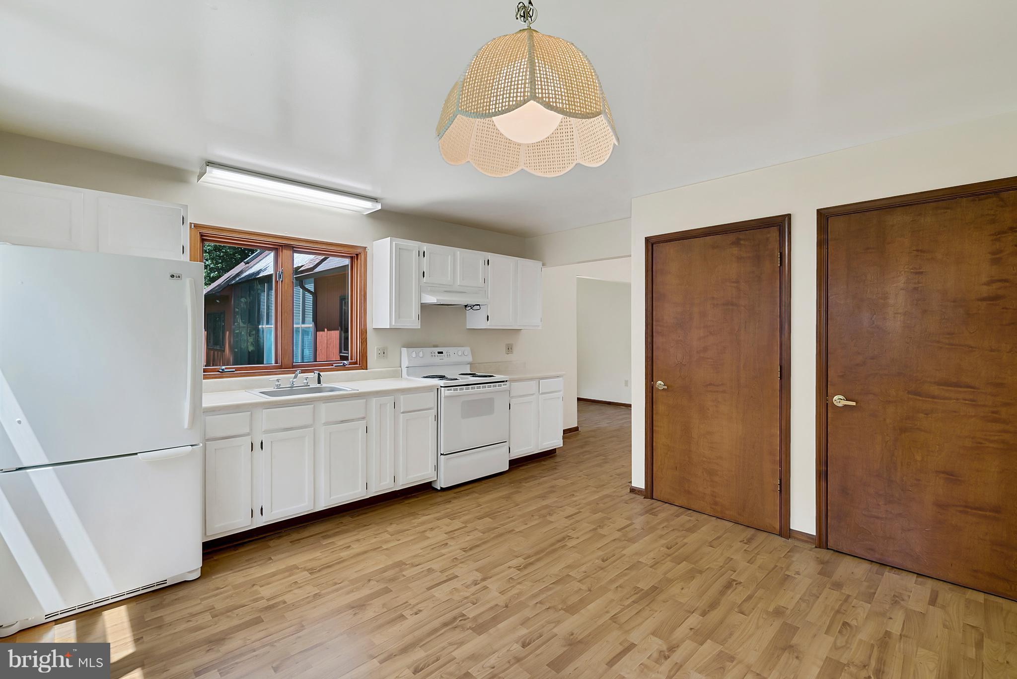 3795 Ashville Road Delaplane, VA 20144 - Photo 29 of 45 Law Suite Kitchen
