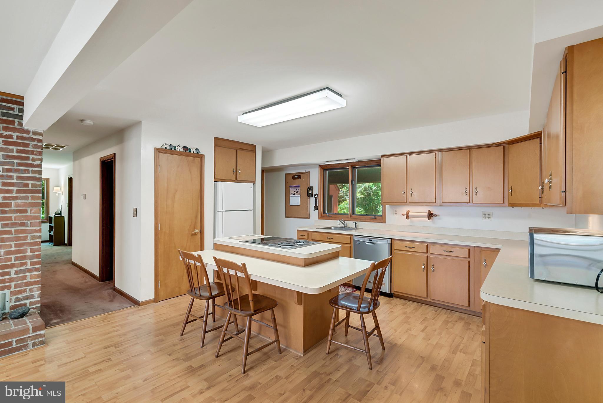 3795 Ashville Road Delaplane, VA 20144 - Photo 7 of 45 Main House Kitchen
