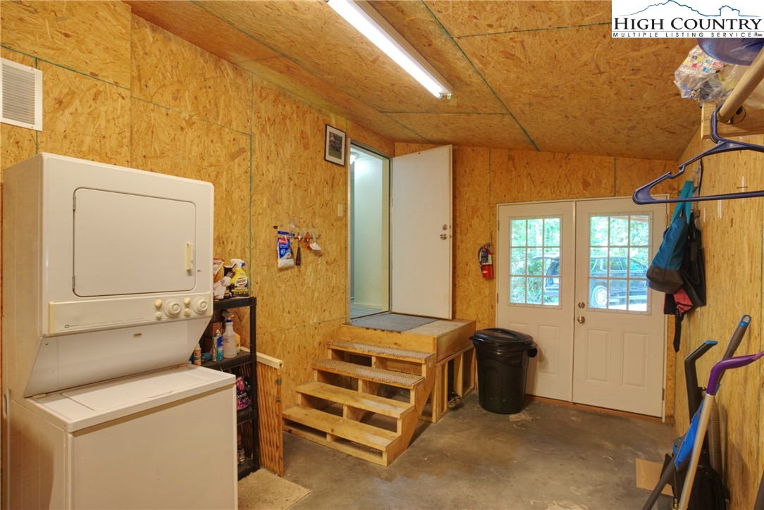 1344 Winklers Creek Road Boone, NC 28607 - Photo 17 of 31 Gallery Image 17