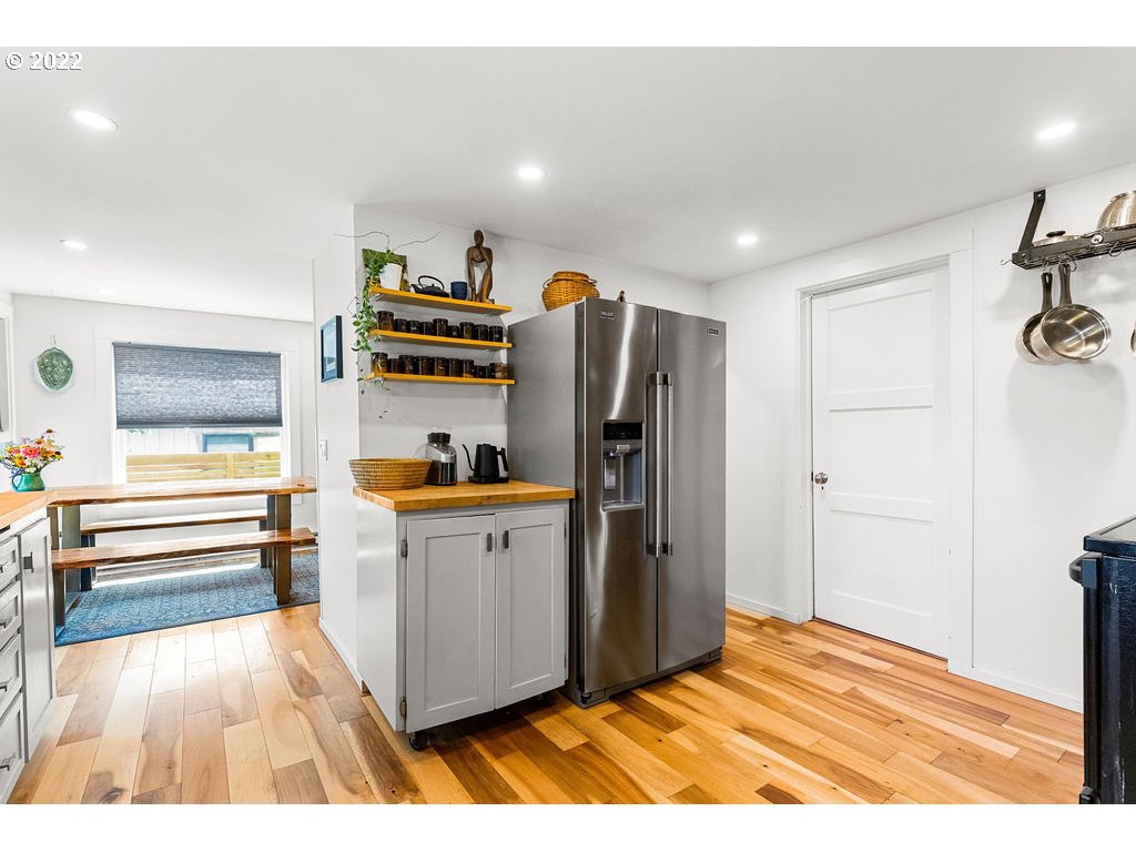 1843 Division Street Camas, WA 98607 - Photo 11 of 32