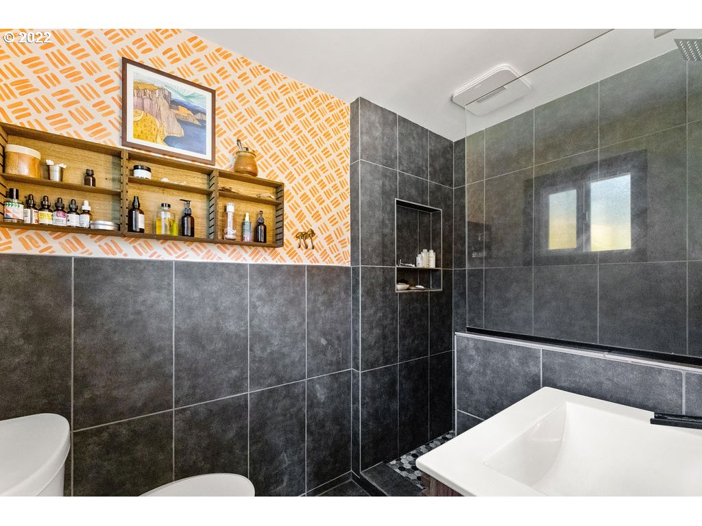 1843 Division Street Camas, WA 98607 - Photo 17 of 32