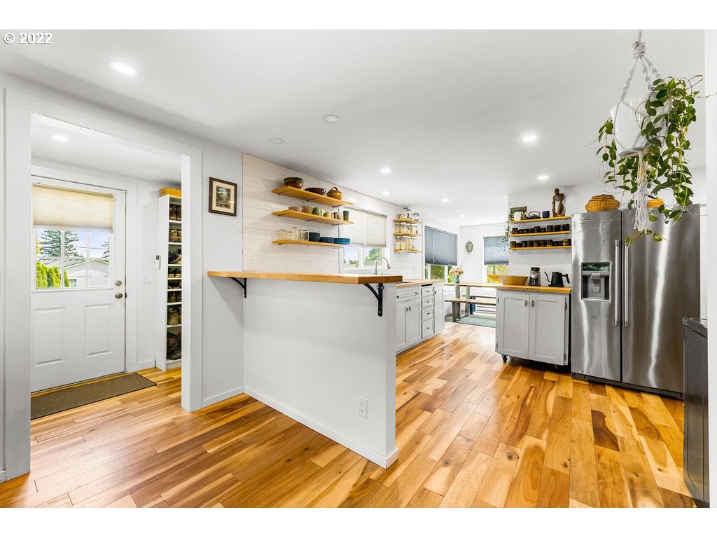 1843 Division Street Camas, WA 98607 - Photo 7 of 32