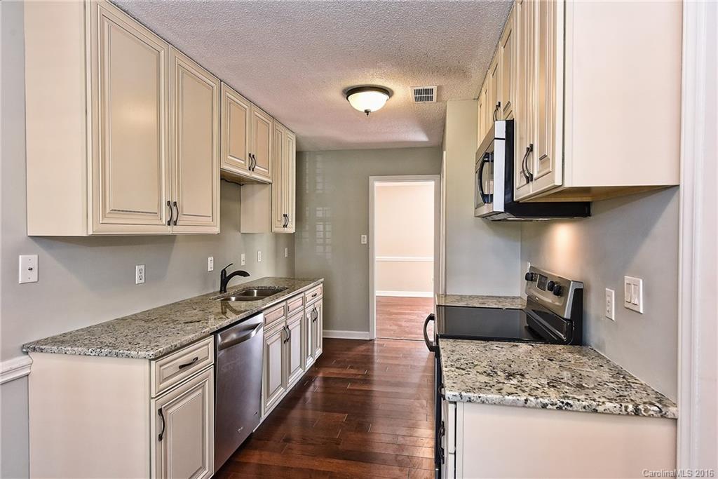 4402 Simsbury Road, Unit 4402 Charlotte, NC 28226 - Photo 2 of 21 Gallery Image 2