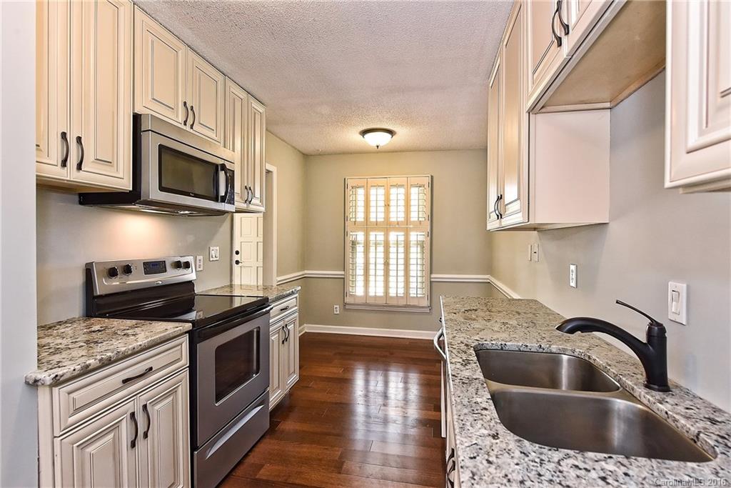 4402 Simsbury Road, Unit 4402 Charlotte, NC 28226 - Photo 4 of 21 Gallery Image 4
