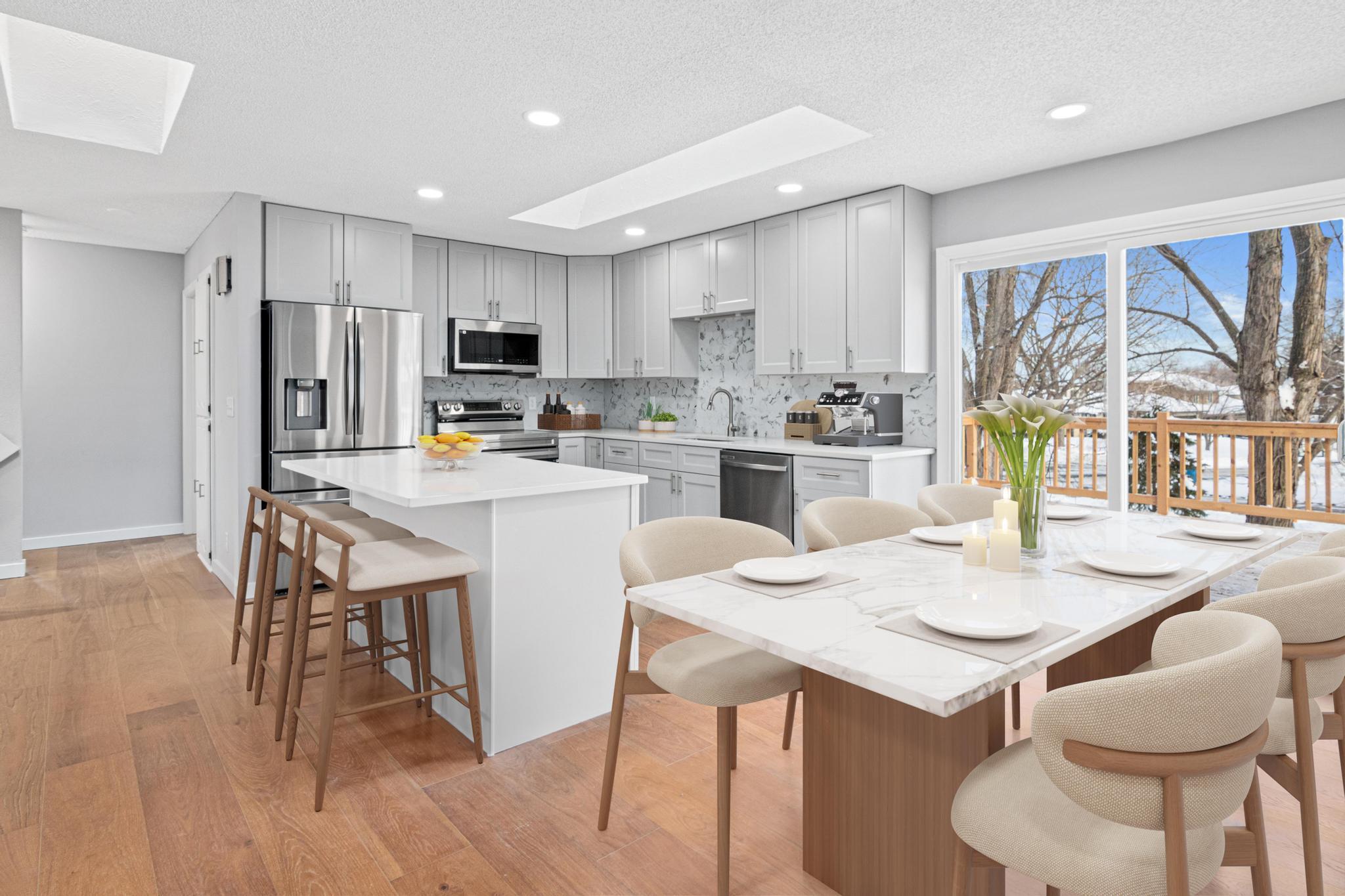 1939 Long Lake Road New Brighton, MN 55112 - Photo 2 of 28