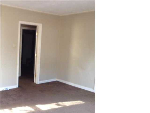 3909 Ilano Drive Jackson, MS 39212 - Photo 3 of 8 LIVINGROOM