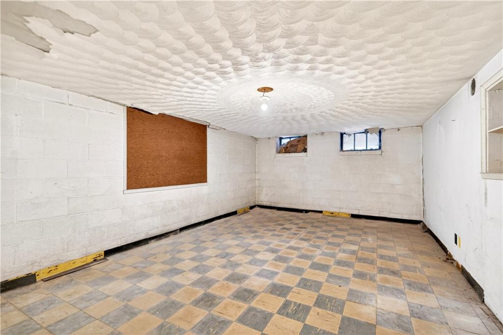 746 McNeilly Road Pittsburgh, PA 15226 - Photo 33 of 47 a view of an empty room