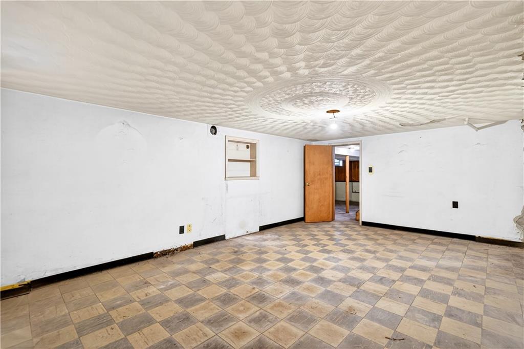 746 McNeilly Road Pittsburgh, PA 15226 - Photo 34 of 47 a view of an empty room