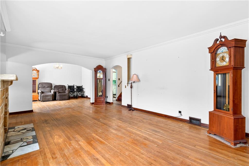 746 McNeilly Road Pittsburgh, PA 15226 - Photo 10 of 47 a view of a room with gym equipment