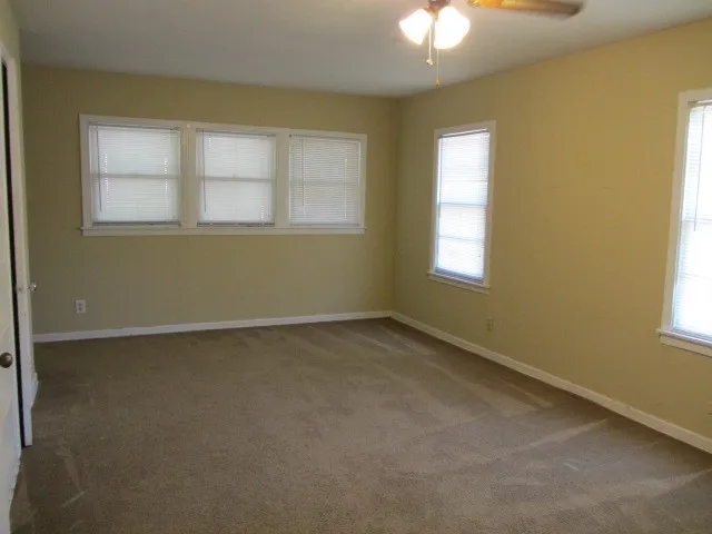 $1,350 | 1310 16th Street, Huntsville, TX 77340