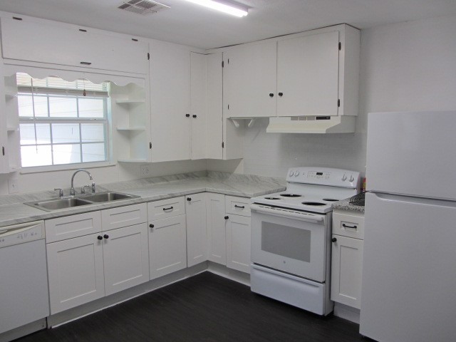 1310 16th Street Huntsville, TX 77340 - Photo 19 of 21 Kitchen