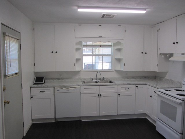 1310 16th Street Huntsville, TX 77340 - Photo 20 of 21 kitchen