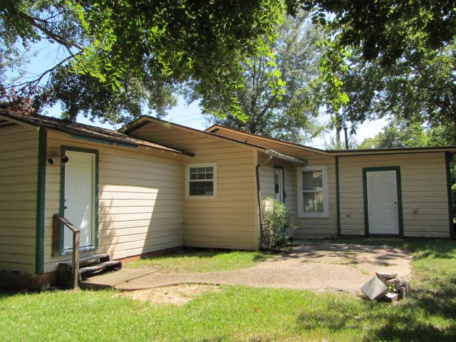 1310 16th Street Huntsville, TX 77340 - Photo 21 of 21 back area of home