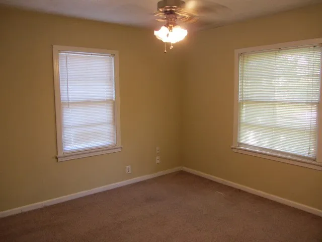 $1,350 | 1310 16th Street, Huntsville, TX 77340