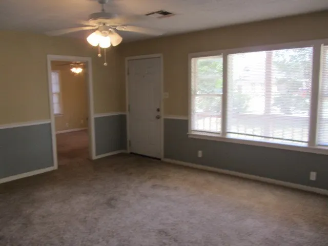 $1,350 | 1310 16th Street, Huntsville, TX 77340