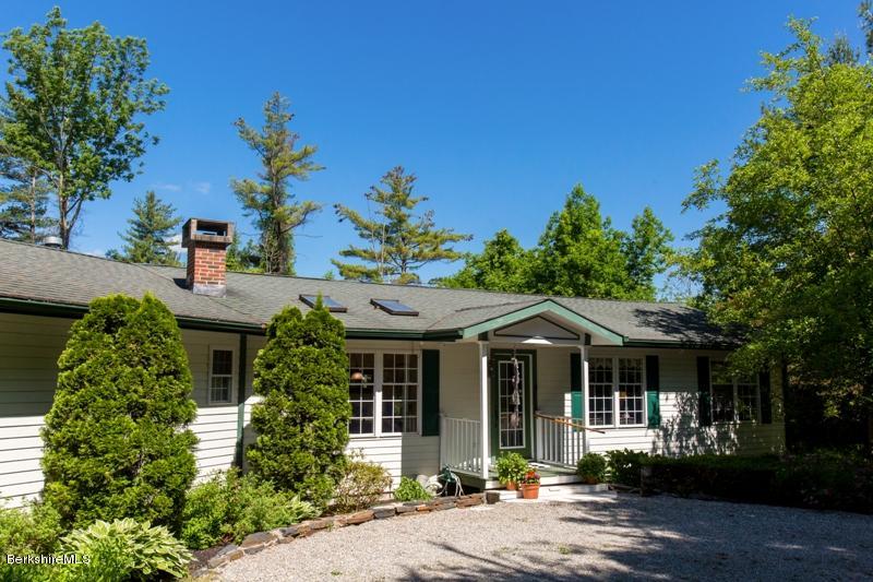 29 Mahkeenac Road Stockbridge, MA 01262 - Photo 4 of 40 0002