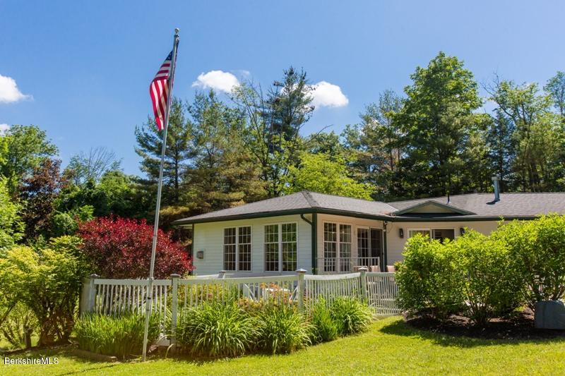 29 Mahkeenac Road Stockbridge, MA 01262 - Photo 6 of 40 0008