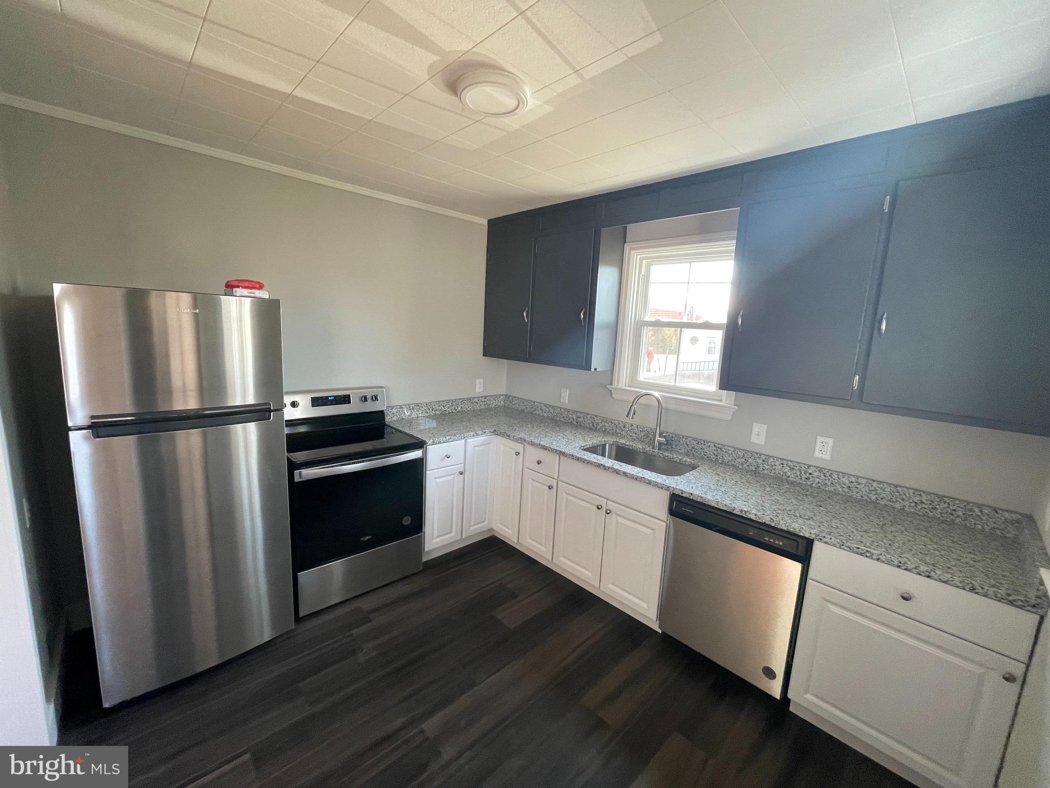 216 West 3rd Avenue Ranson, WV 25438 - Photo 8 of 31