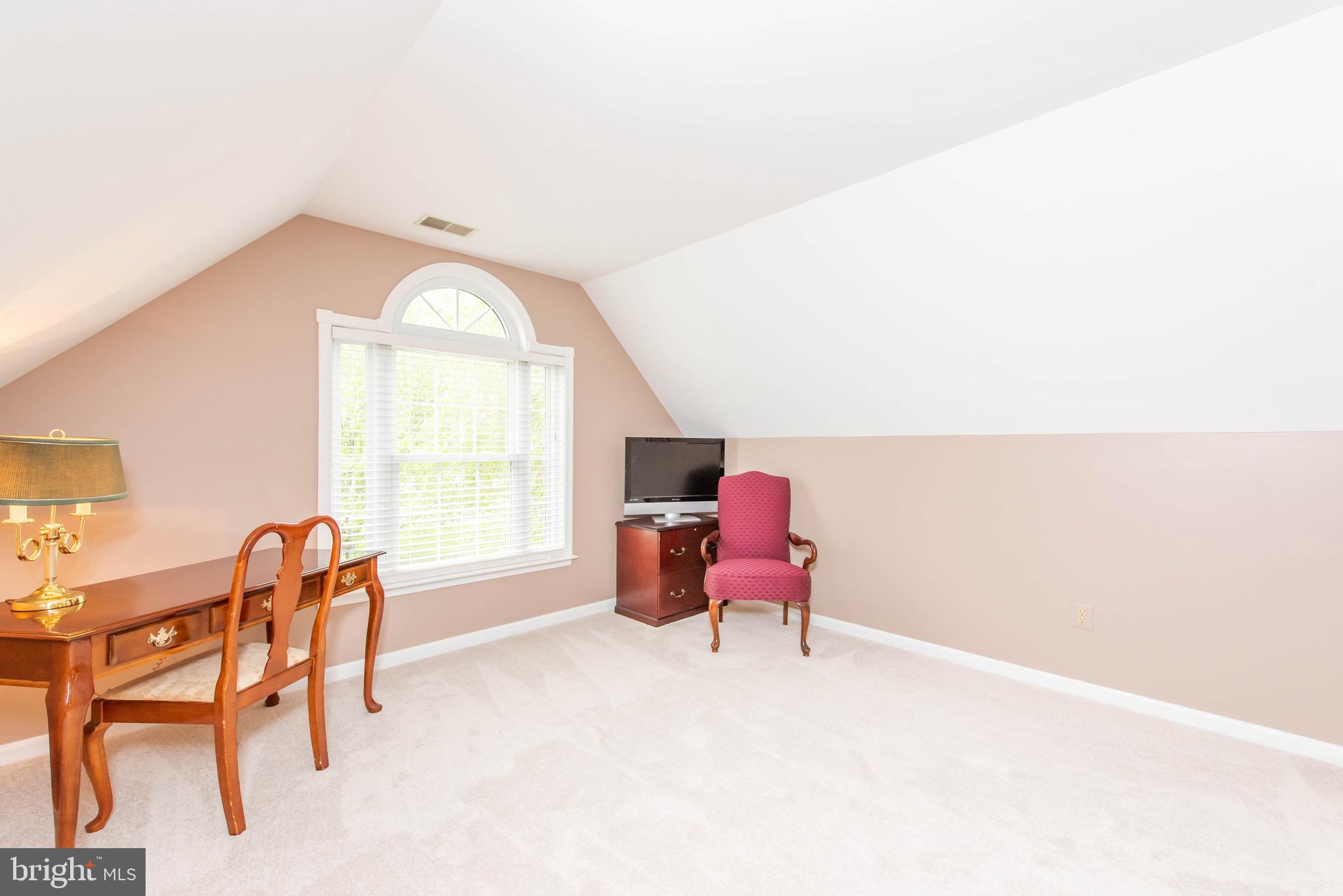 1840 Bennett Road Eldersburg, MD 21784 - Photo 28 of 68 Owner's bedroom