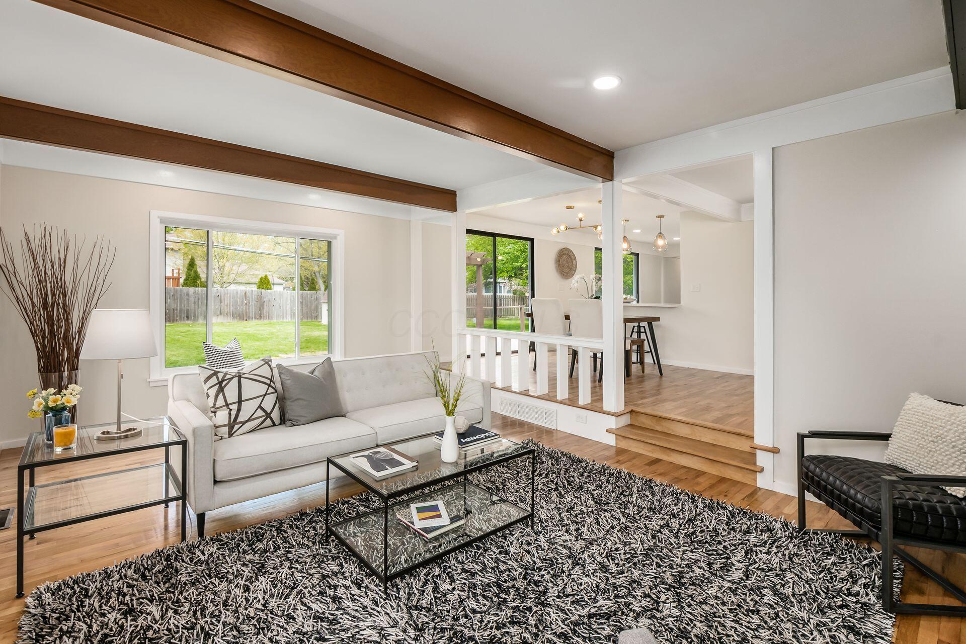 2228 McCoy Road Upper Arlington, OH 43220 - Photo 11 of 48 Living Room