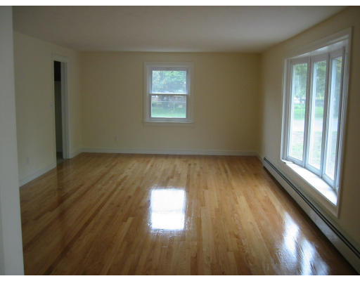 814 Parker Street Springfield, MA 01129 - Photo 3 of 9