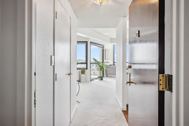 $390,000 | 6363 Christie Avenue, Unit 2801, Emeryville, CA 94608