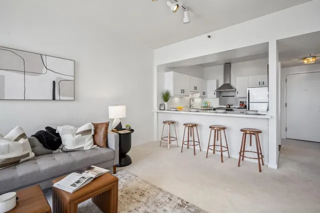 $390,000 | 6363 Christie Avenue, Unit 2801, Emeryville, CA 94608