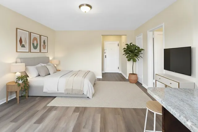 $1,800 | 210 Woodcliff Avenue, Unit 3F, North Bergen, NJ 07047