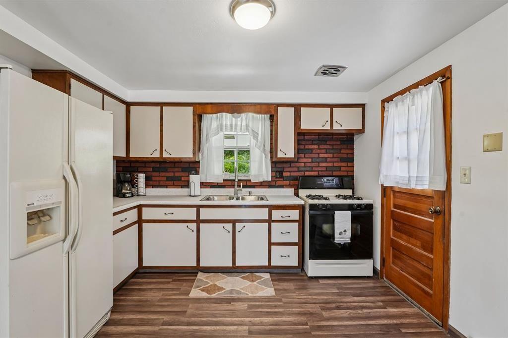 596 Anderson Avenue Pittsburgh, PA 15239 - Photo 8 of 27
