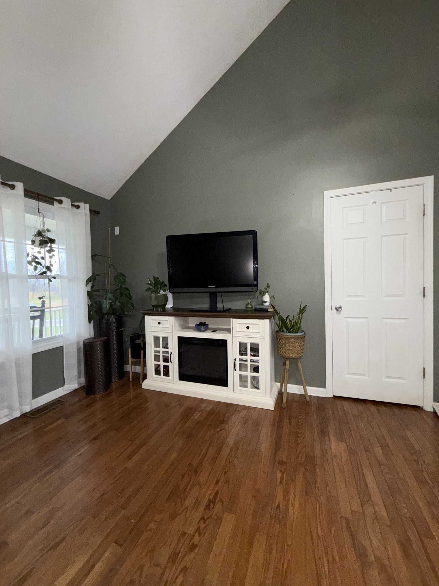 144 B Leo Carter Road Bethpage, TN 37022 - Photo 5 of 34 a living room with furniture and a flat screen tv