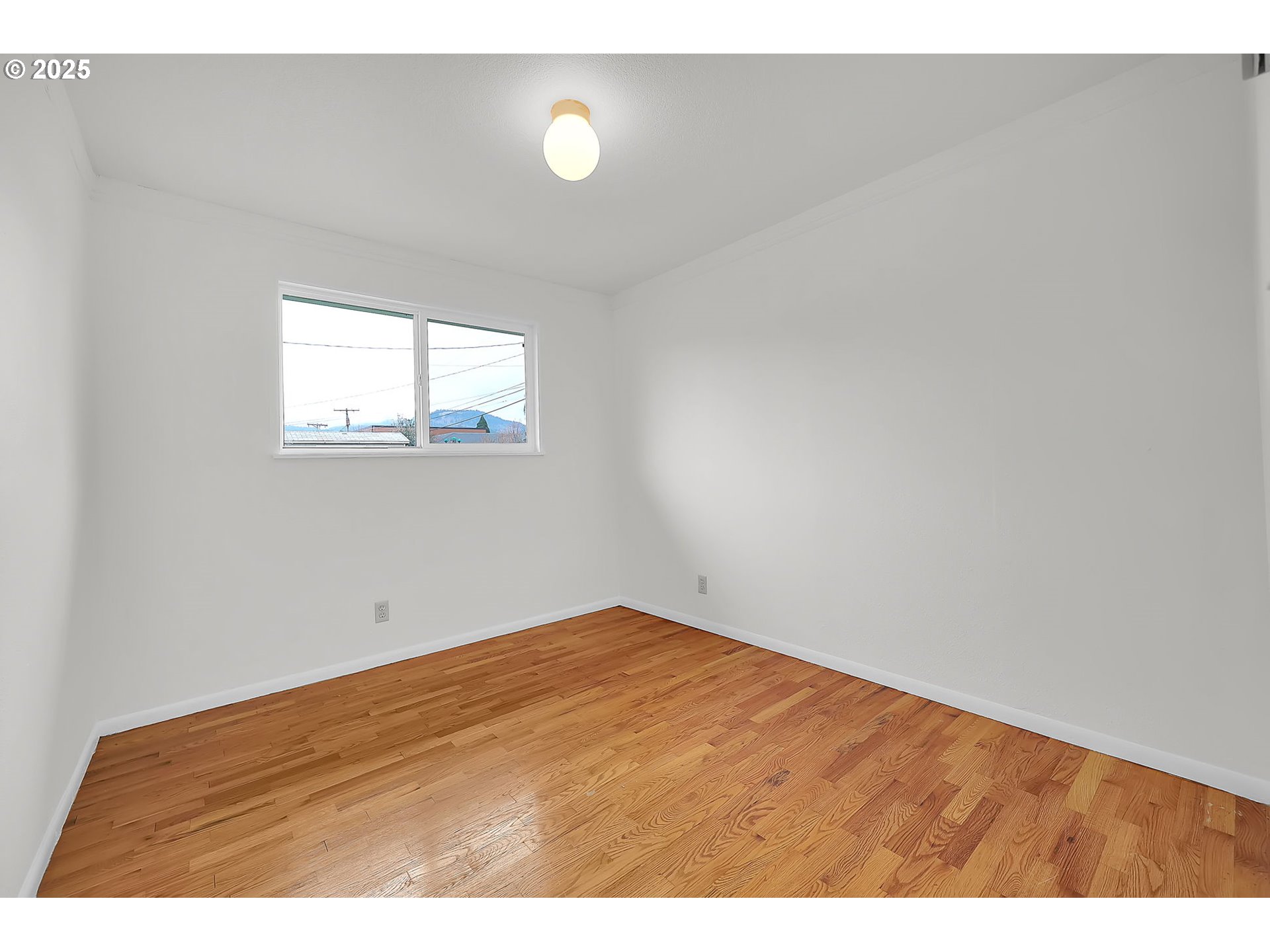 560 Hayden Bridge Way Springfield, OR 97477 - Photo 11 of 42