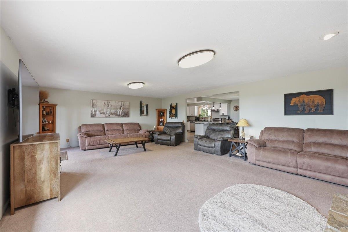 15009 East Cooper Road Mead, WA 99021 - Photo 17 of 50