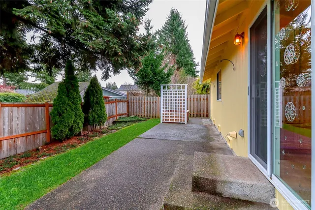 $2,700 | 7201 205th Avenue East, Bonney Lake, WA 98391