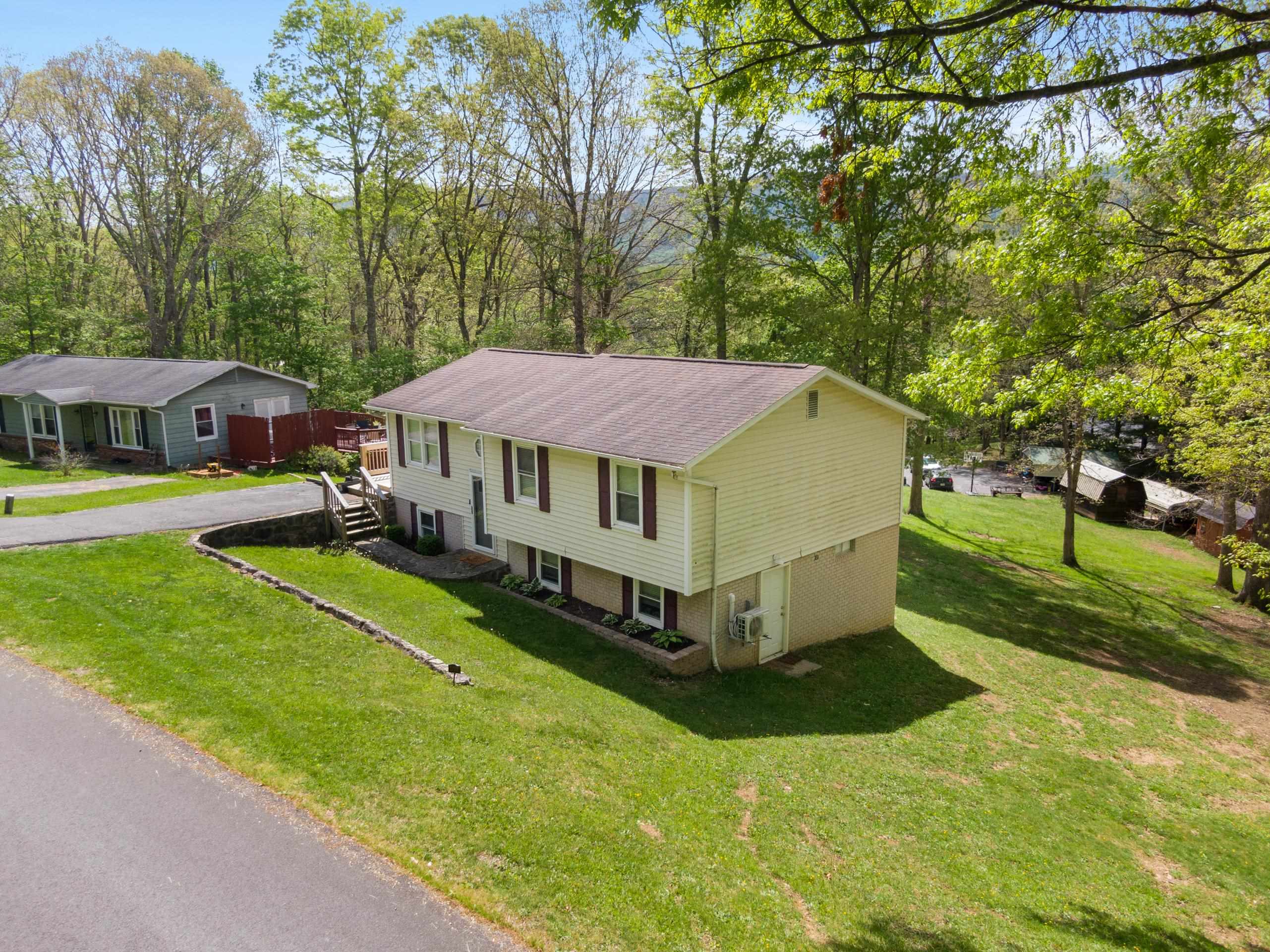 156 Ridgecrest Street Bluefield, VA 24605 - Photo 8 of 64 Gallery Image 8