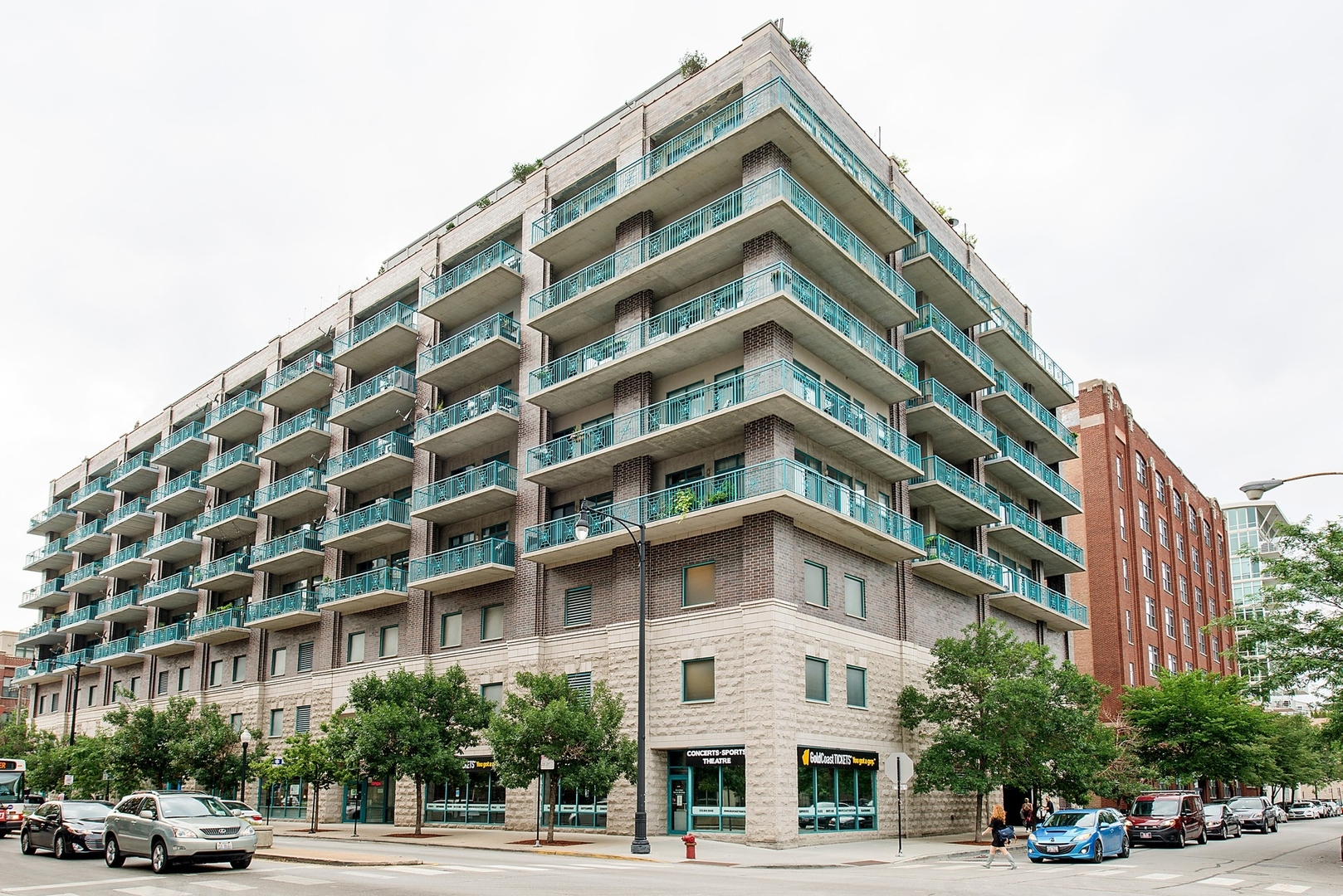 920 West Madison Street, Unit 6C Chicago, IL 60607 - Photo 1 of 10 a front view of a building