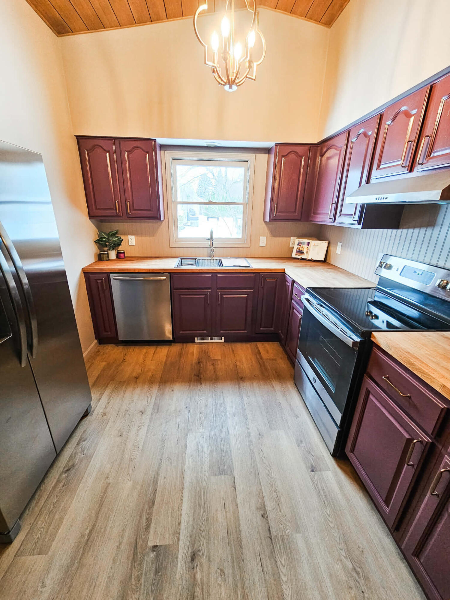 909 Barton Street Otsego, MI 49078 - Photo 10 of 58 b20