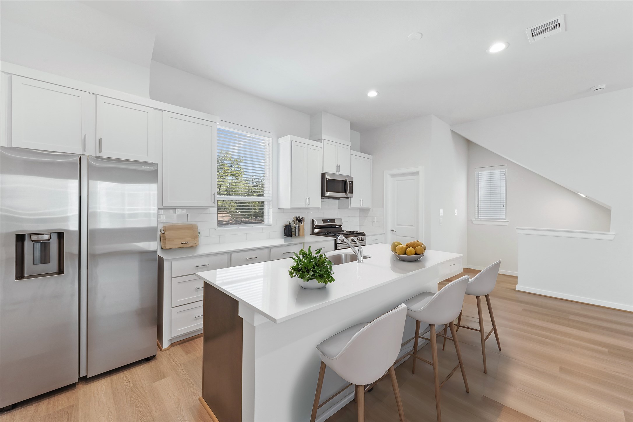 1013 Erin Street, Unit S Houston, TX 77009 - Photo 5 of 23 2nd Floor Kitchen View