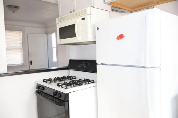 $750 | 15840 Indiana Street, Detroit, MI 48238