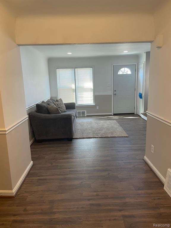 8560 Manor Detroit, MI 48204 - Photo 3 of 10