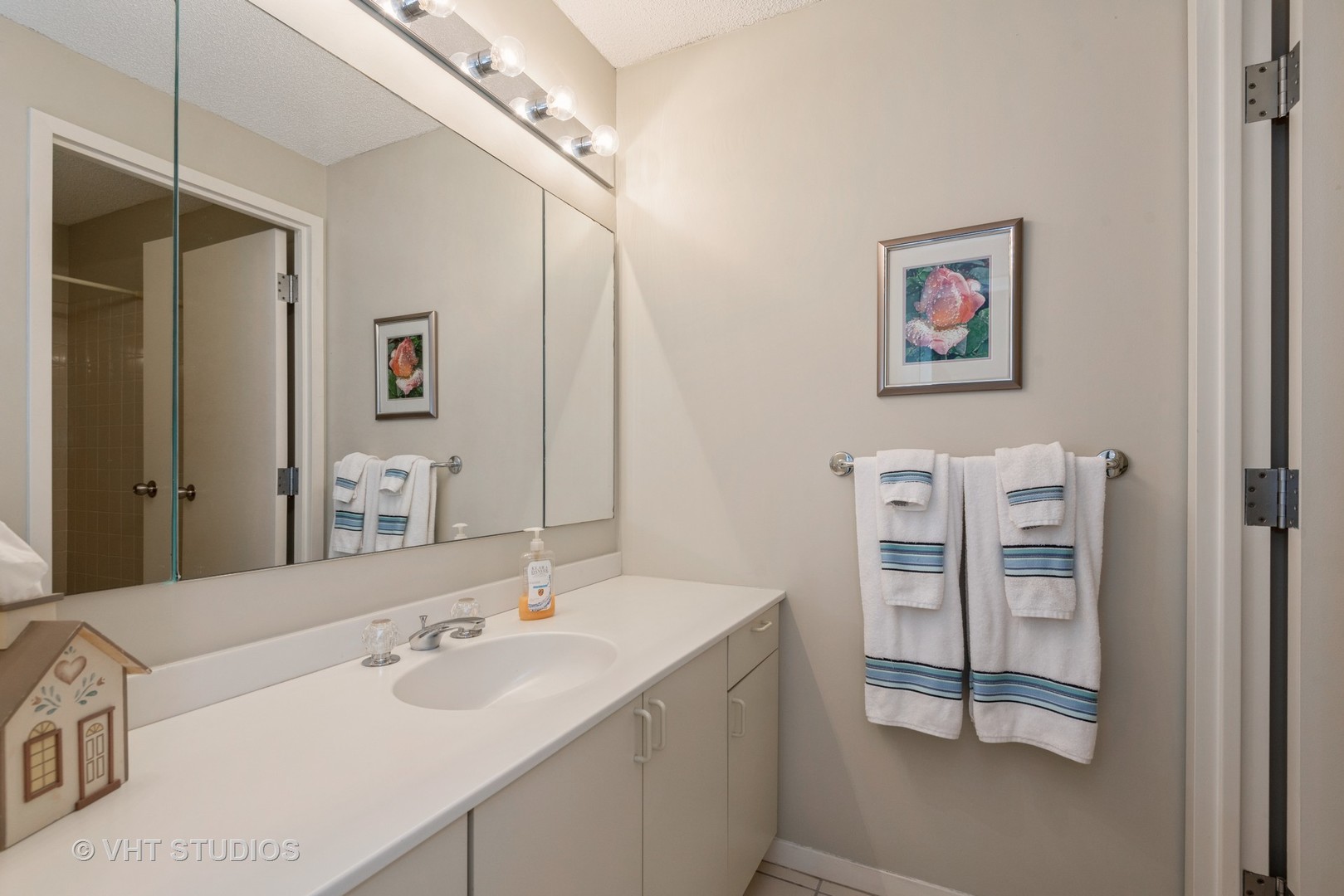 1683 Seton Road Northbrook, IL 60062 - Photo 13 of 16