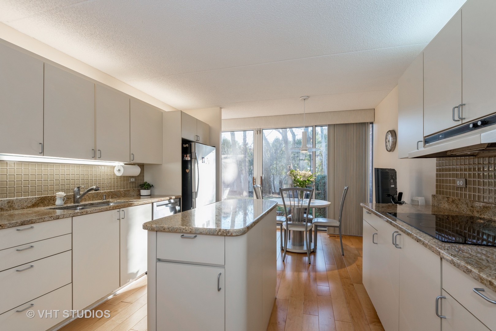 1683 Seton Road Northbrook, IL 60062 - Photo 8 of 16