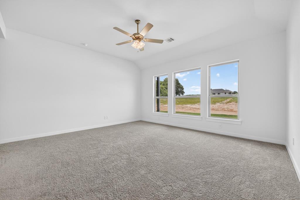 416 McAlpine Drive Springtown, TX 76082 - Photo 26 of 40 Empty room