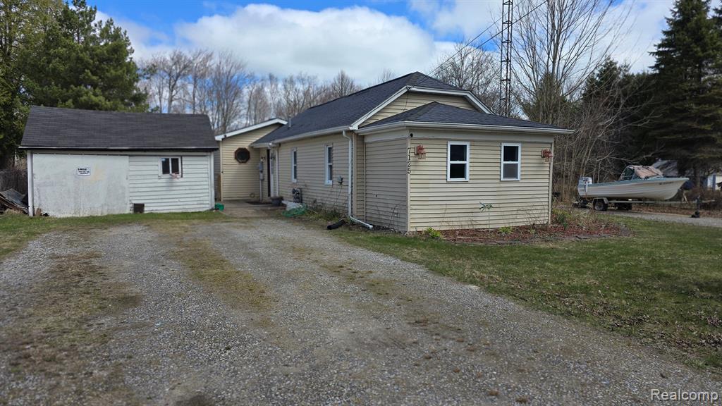 7125 Harrington Road Lexington, MI 48450 - Photo 4 of 18 Gallery Image 4