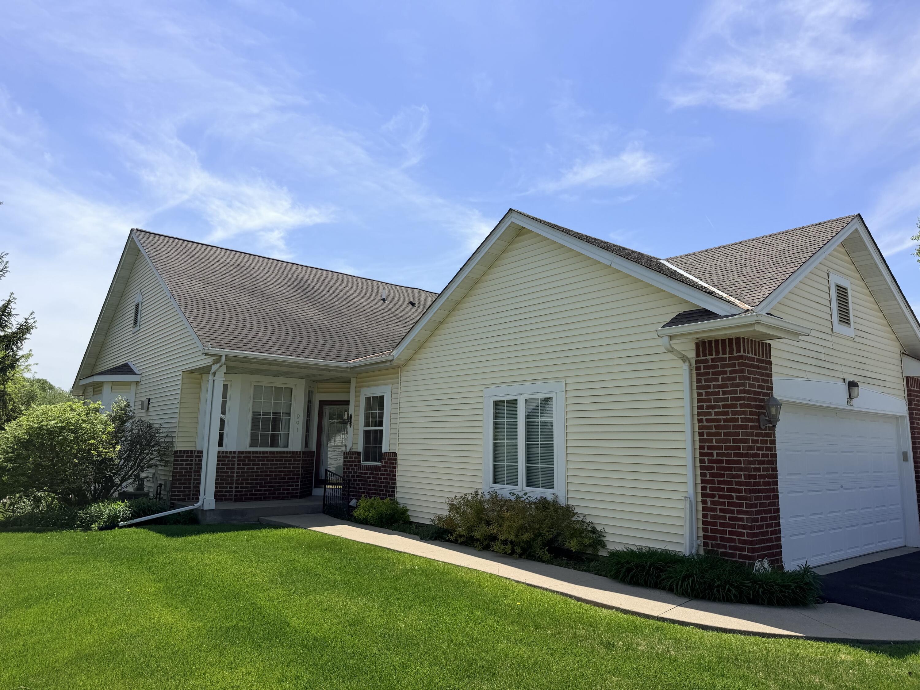 991 Niagara Court, Unit 10 Port Washington, WI 53074 - Photo 1 of 1 Front