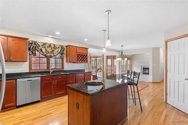 $599,000 | 44 Apple Blossom Boulevard, Lancaster, NY 14086