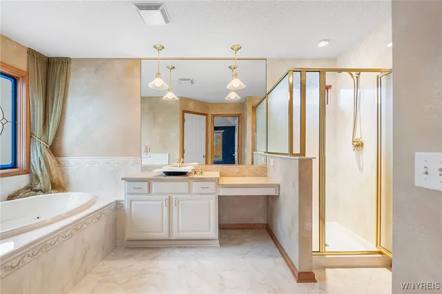 $599,000 | 44 Apple Blossom Boulevard, Lancaster, NY 14086